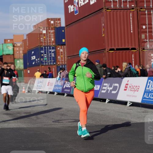 03.10.2025 - Köhlbrandbrückenlauf Michael Burmester http://msf.ph/oto/9027273 03.10.2025 10:31:01 Ziel 1763, 2468, 2900, 3510, 3664 meine-sportfotos.de