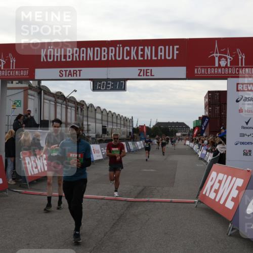 03.10.2025 - Köhlbrandbrückenlauf Julia Fischer http://msf.ph/oto/9027276 03.10.2025 16:03:18 Ziel 7016, 7098, 7231, 7265, 7290, 7300, 7721, 7873, 8994, 9305, 9569, 9570, 9657 meine-sportfotos.de
