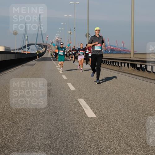03.10.2025 - Köhlbrandbrückenlauf Fabian Wolf http://msf.ph/oto/9027280 03.10.2025 09:43:06 Position 3  meine-sportfotos.de