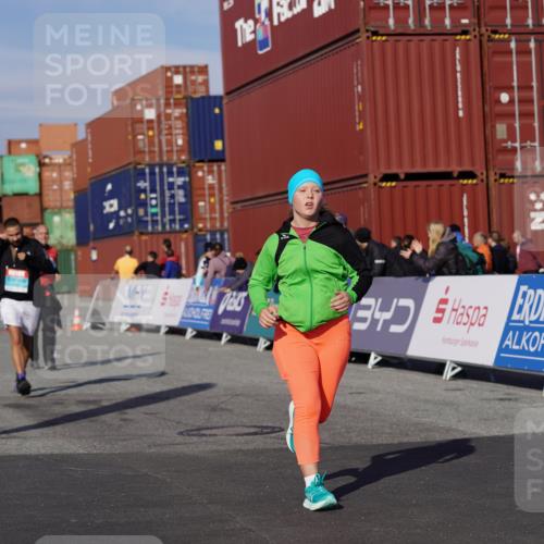 03.10.2025 - Köhlbrandbrückenlauf Michael Burmester http://msf.ph/oto/9027281 03.10.2025 10:31:01 Ziel 1763, 2468, 2900, 3510, 3664 meine-sportfotos.de