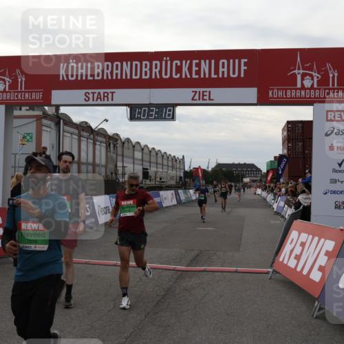 03.10.2025 - Köhlbrandbrückenlauf Julia Fischer http://msf.ph/oto/9027287 03.10.2025 16:03:19 Ziel 7016, 7098, 7231, 7265, 7290, 7300, 7721, 7873, 8994, 9305, 9657, 9678 meine-sportfotos.de
