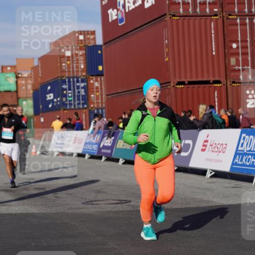 03.10.2025 - Köhlbrandbrückenlauf Michael Burmester http://msf.ph/oto/9027288 03.10.2025 10:31:02 Ziel 1763, 2468, 3510, 3664 meine-sportfotos.de