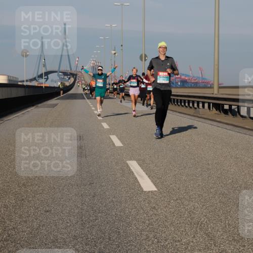 03.10.2025 - Köhlbrandbrückenlauf Fabian Wolf http://msf.ph/oto/9027289 03.10.2025 09:43:06 Position 3 1103 meine-sportfotos.de