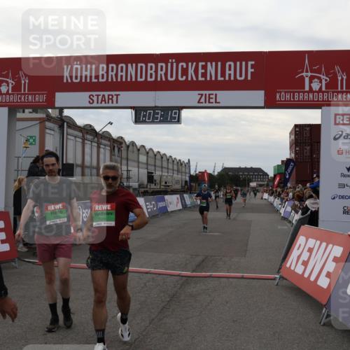 03.10.2025 - Köhlbrandbrückenlauf Julia Fischer http://msf.ph/oto/9027295 03.10.2025 16:03:19 Ziel 7016, 7098, 7231, 7265, 7290, 7300, 7721, 7873, 8994, 9305, 9657, 9678 meine-sportfotos.de