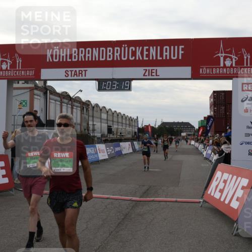 03.10.2025 - Köhlbrandbrückenlauf Julia Fischer http://msf.ph/oto/9027299 03.10.2025 16:03:20 Ziel 7016, 7098, 7231, 7300, 7721, 7873, 9305, 9657, 9678 meine-sportfotos.de