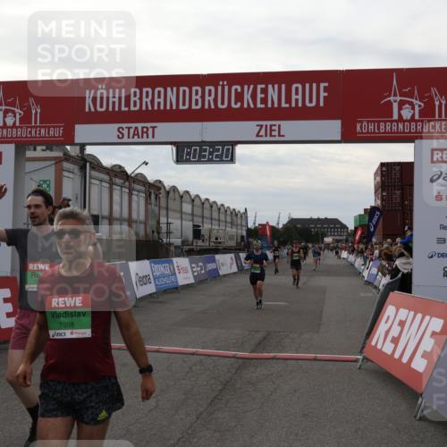 03.10.2025 - Köhlbrandbrückenlauf Julia Fischer http://msf.ph/oto/9027303 03.10.2025 16:03:20 Ziel 7016, 7098, 7231, 7300, 7721, 7873, 9305, 9657, 9678 meine-sportfotos.de