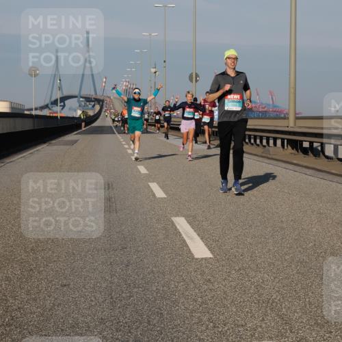 03.10.2025 - Köhlbrandbrückenlauf Fabian Wolf http://msf.ph/oto/9027304 03.10.2025 09:43:07 Position 3 1103 meine-sportfotos.de