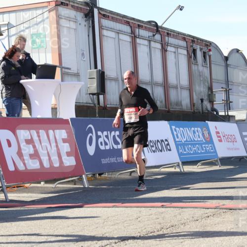 03.10.2025 - Köhlbrandbrückenlauf Luisa Fischer http://msf.ph/oto/9027314 03.10.2025 12:57:08 Ziel 4042, 4068, 4080, 4086, 5699, 5846, 5898, 6417, 6629, 6819 meine-sportfotos.de