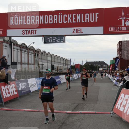 03.10.2025 - Köhlbrandbrückenlauf Julia Fischer http://msf.ph/oto/9027315 03.10.2025 16:03:23 Ziel 7013, 7016, 7098, 7721, 7873, 9305, 9657, 9678 meine-sportfotos.de