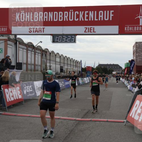03.10.2025 - Köhlbrandbrückenlauf Julia Fischer http://msf.ph/oto/9027327 03.10.2025 16:03:24 Ziel 7013, 7016, 7098, 7721, 7873, 9305, 9657, 9678 meine-sportfotos.de