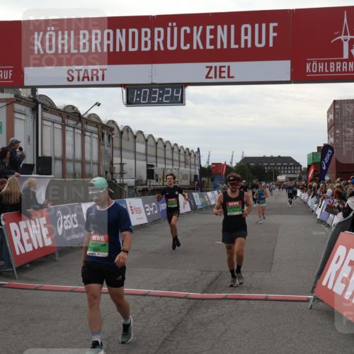03.10.2025 - Köhlbrandbrückenlauf Julia Fischer http://msf.ph/oto/9027329 03.10.2025 16:03:24 Ziel 7013, 7016, 7098, 7721, 7873, 9305, 9657, 9678 meine-sportfotos.de