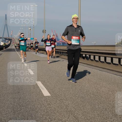 03.10.2025 - Köhlbrandbrückenlauf Fabian Wolf http://msf.ph/oto/9027337 03.10.2025 09:43:08 Position 3 1103 meine-sportfotos.de