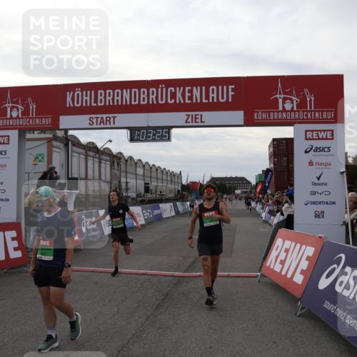03.10.2025 - Köhlbrandbrückenlauf Julia Fischer http://msf.ph/oto/9027340 03.10.2025 16:03:25 Ziel 7013, 7016, 7094, 7098, 7721, 7873, 9305, 9678 meine-sportfotos.de