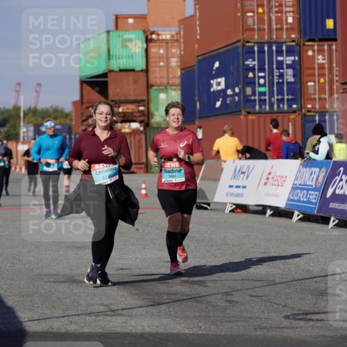 03.10.2025 - Köhlbrandbrückenlauf Michael Burmester http://msf.ph/oto/9027347 03.10.2025 10:31:09 Ziel 1763, 2205, 3072, 3663 meine-sportfotos.de