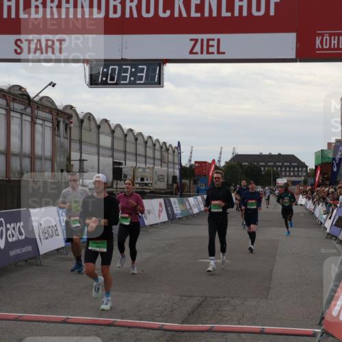 03.10.2025 - Köhlbrandbrückenlauf Julia Fischer http://msf.ph/oto/9027357 03.10.2025 16:03:31 Ziel 7013, 7094, 7224, 7284, 7418, 7485, 7873, 9103, 9305, 9678 meine-sportfotos.de