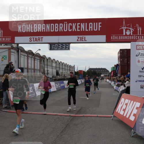 03.10.2025 - Köhlbrandbrückenlauf Julia Fischer http://msf.ph/oto/9027369 03.10.2025 16:03:33 Ziel 7013, 7094, 7224, 7284, 7418, 7485, 7873, 9103, 9632, 9678 meine-sportfotos.de
