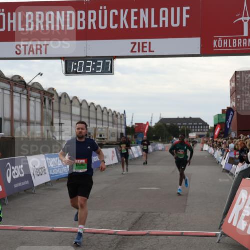 03.10.2025 - Köhlbrandbrückenlauf Julia Fischer http://msf.ph/oto/9027390 03.10.2025 16:03:37 Ziel 7013, 7094, 7224, 7284, 7418, 7485, 9103, 9484, 9632, 9666 meine-sportfotos.de