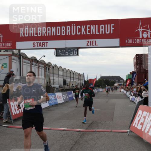 03.10.2025 - Köhlbrandbrückenlauf Julia Fischer http://msf.ph/oto/9027394 03.10.2025 16:03:38 Ziel 7013, 7094, 7224, 7284, 7418, 7485, 9103, 9484, 9632, 9666 meine-sportfotos.de