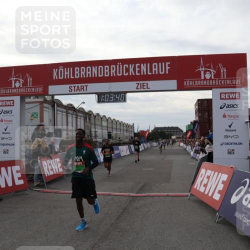 03.10.2025 - Köhlbrandbrückenlauf Julia Fischer http://msf.ph/oto/9027408 03.10.2025 16:03:40 Ziel 7094, 7224, 7284, 7418, 7485, 9103, 9484, 9632, 9666 meine-sportfotos.de