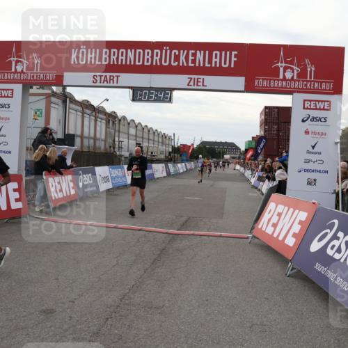 03.10.2025 - Köhlbrandbrückenlauf Julia Fischer http://msf.ph/oto/9027419 03.10.2025 16:03:43 Ziel 7224, 7284, 7409, 8980, 8981, 9103, 9484, 9632, 9666 meine-sportfotos.de
