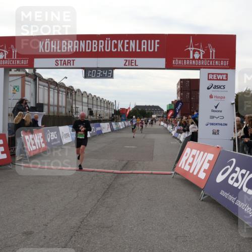 03.10.2025 - Köhlbrandbrückenlauf Julia Fischer http://msf.ph/oto/9027425 03.10.2025 16:03:43 Ziel 7224, 7284, 7409, 8980, 8981, 9103, 9484, 9632, 9666 meine-sportfotos.de