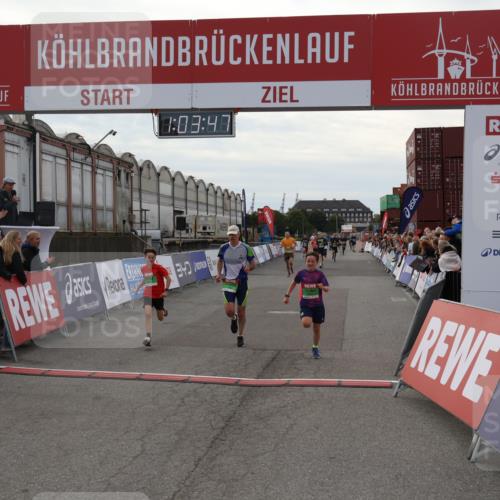 03.10.2025 - Köhlbrandbrückenlauf Julia Fischer http://msf.ph/oto/9027428 03.10.2025 16:03:47 Ziel 7284, 7409, 8980, 8981, 9484, 9632, 9666, 9730 meine-sportfotos.de