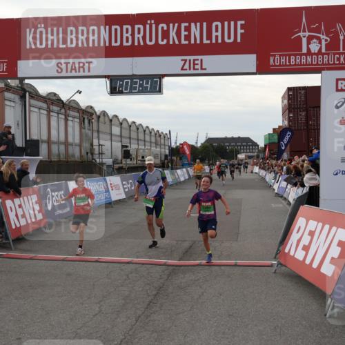 03.10.2025 - Köhlbrandbrückenlauf Julia Fischer http://msf.ph/oto/9027432 03.10.2025 16:03:48 Ziel 7409, 8980, 8981, 9484, 9632, 9666, 9730 meine-sportfotos.de