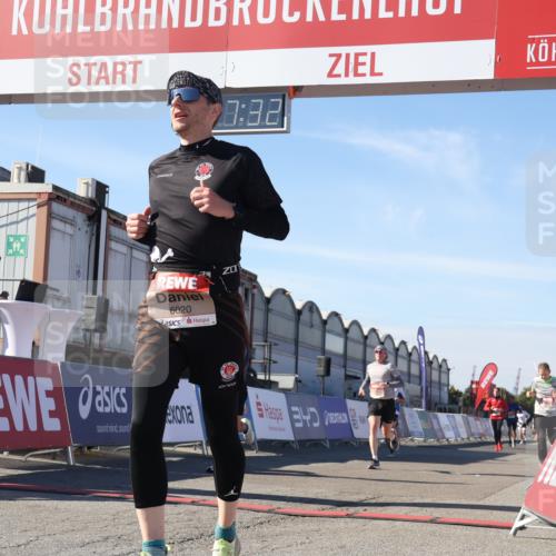 03.10.2025 - Köhlbrandbrückenlauf Luisa Fischer http://msf.ph/oto/9027448 03.10.2025 12:57:31 Ziel 4105, 4150, 4186, 4518, 6015, 6020, 6122, 6767 meine-sportfotos.de