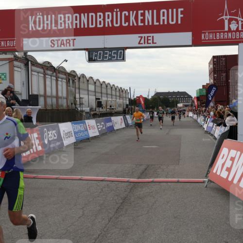 03.10.2025 - Köhlbrandbrückenlauf Julia Fischer http://msf.ph/oto/9027449 03.10.2025 16:03:50 Ziel 7409, 8980, 8981, 9405, 9484, 9666, 9730, 9746 meine-sportfotos.de