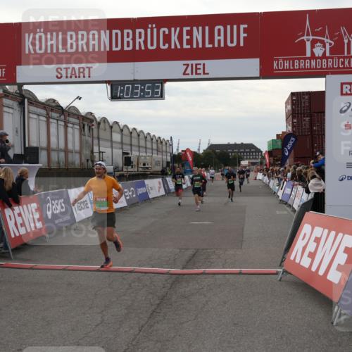 03.10.2025 - Köhlbrandbrückenlauf Julia Fischer http://msf.ph/oto/9027459 03.10.2025 16:03:53 Ziel 7409, 7811, 7862, 8980, 8981, 9405, 9473, 9484, 9672, 9730, 9746 meine-sportfotos.de