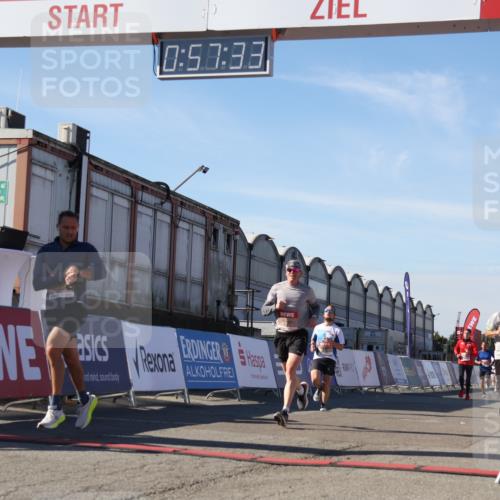 03.10.2025 - Köhlbrandbrückenlauf Luisa Fischer http://msf.ph/oto/9027462 03.10.2025 12:57:32 Ziel 4076, 4105, 4518, 6020, 6122, 6767 meine-sportfotos.de