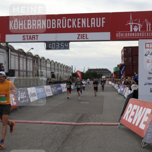 03.10.2025 - Köhlbrandbrückenlauf Julia Fischer http://msf.ph/oto/9027467 03.10.2025 16:03:54 Ziel 7409, 7811, 7862, 8980, 8981, 9405, 9473, 9672, 9730, 9746 meine-sportfotos.de