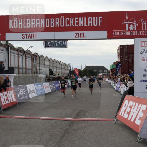 03.10.2025 - Köhlbrandbrückenlauf Julia Fischer http://msf.ph/oto/9027470 03.10.2025 16:03:54 Ziel 7409, 7811, 7862, 8980, 8981, 9405, 9473, 9672, 9730, 9746 meine-sportfotos.de