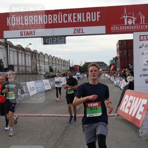 03.10.2025 - Köhlbrandbrückenlauf Julia Fischer http://msf.ph/oto/9027489 03.10.2025 16:03:58 Ziel 7257, 7409, 7811, 7862, 9405, 9473, 9672, 9730, 9744, 9746 meine-sportfotos.de