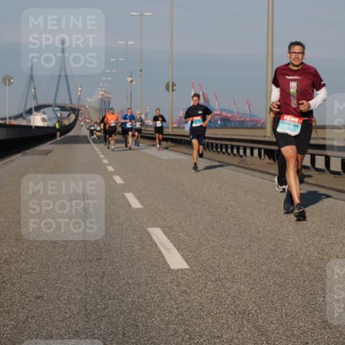 03.10.2025 - Köhlbrandbrückenlauf Fabian Wolf http://msf.ph/oto/9027495 03.10.2025 09:43:13 Position 3 1090 meine-sportfotos.de