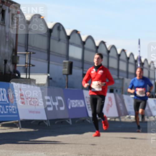 03.10.2025 - Köhlbrandbrückenlauf Luisa Fischer http://msf.ph/oto/9027504 03.10.2025 12:57:35 Ziel 4032, 4076, 4105, 4518, 6020, 6122, 6767 meine-sportfotos.de