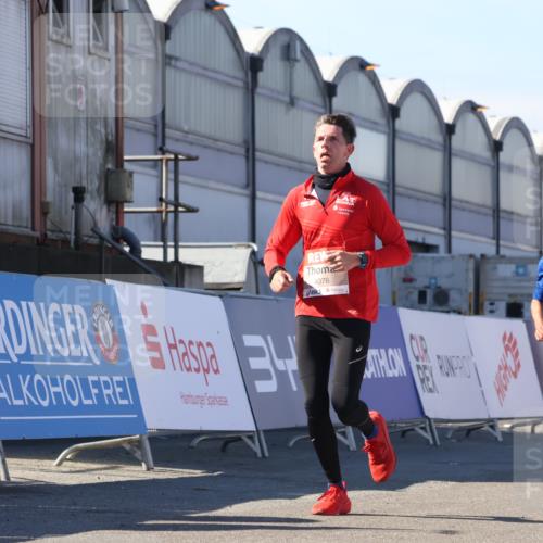 03.10.2025 - Köhlbrandbrückenlauf Luisa Fischer http://msf.ph/oto/9027513 03.10.2025 12:57:36 Ziel 4032, 4076, 4105, 4518, 6020, 6122, 6767, 6809 meine-sportfotos.de