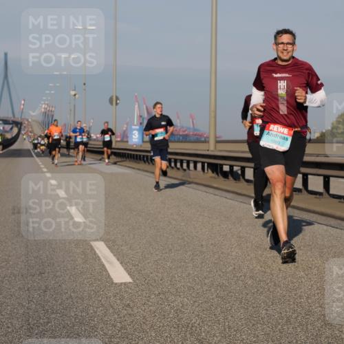 03.10.2025 - Köhlbrandbrückenlauf Fabian Wolf http://msf.ph/oto/9027517 03.10.2025 09:43:14 Position 3 1090 meine-sportfotos.de