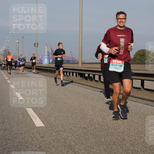 03.10.2025 - Köhlbrandbrückenlauf Fabian Wolf http://msf.ph/oto/9027522 03.10.2025 09:43:14 Position 3 1090 meine-sportfotos.de