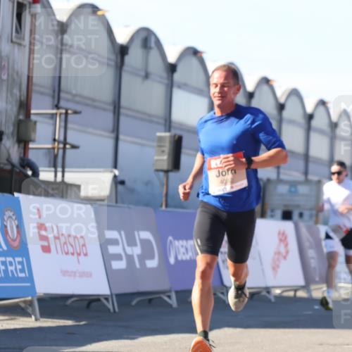 03.10.2025 - Köhlbrandbrückenlauf Luisa Fischer http://msf.ph/oto/9027531 03.10.2025 12:57:37 Ziel 4032, 4076, 4105, 4518, 6020, 6122, 6767, 6809 meine-sportfotos.de