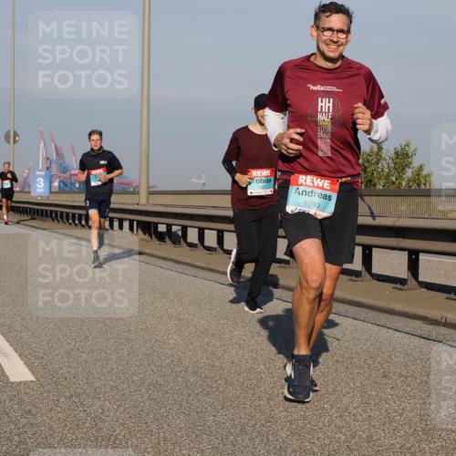 03.10.2025 - Köhlbrandbrückenlauf Fabian Wolf http://msf.ph/oto/9027536 03.10.2025 09:43:14 Position 3 3, 1421, 1090 meine-sportfotos.de