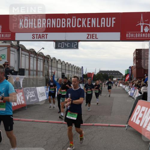 03.10.2025 - Köhlbrandbrückenlauf Julia Fischer http://msf.ph/oto/9027537 03.10.2025 16:04:12 Ziel 7257, 7281, 7297, 7392, 7451, 7466, 7599, 7798, 8082, 9149, 9306, 9377, 9562, 9618, 9744 meine-sportfotos.de