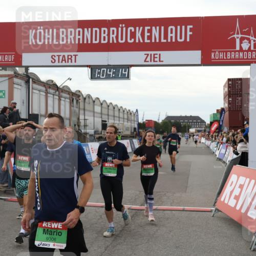 03.10.2025 - Köhlbrandbrückenlauf Julia Fischer http://msf.ph/oto/9027543 03.10.2025 16:04:14 Ziel 7281, 7297, 7392, 7451, 7466, 7599, 7611, 7798, 8082, 9149, 9306, 9377, 9562, 9618 meine-sportfotos.de