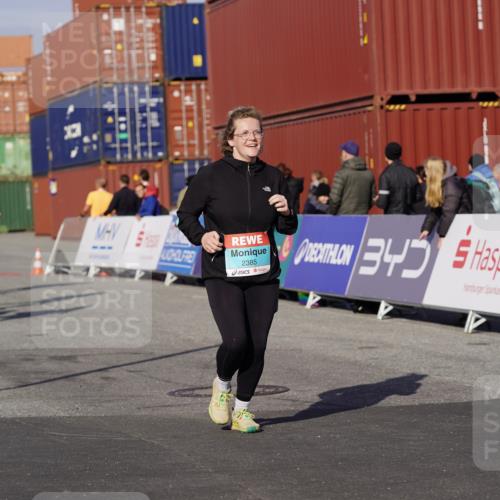 03.10.2025 - Köhlbrandbrückenlauf Michael Burmester http://msf.ph/oto/9027546 03.10.2025 10:31:32 Ziel 1927, 2058, 2385, 2398, 2462, 2463, 2518, 2973, 2976 meine-sportfotos.de