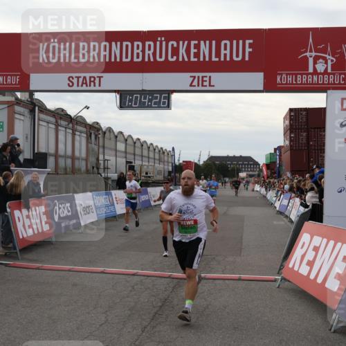 03.10.2025 - Köhlbrandbrückenlauf Julia Fischer http://msf.ph/oto/9027591 03.10.2025 16:04:26 Ziel 7245, 7308, 7338, 7611, 8082, 8818, 9010, 9213, 9618 meine-sportfotos.de