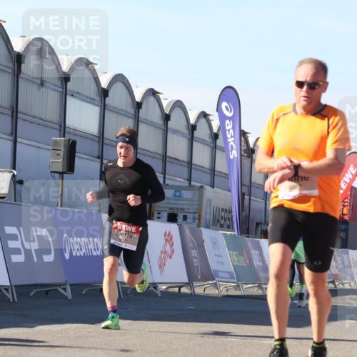 03.10.2025 - Köhlbrandbrückenlauf Luisa Fischer http://msf.ph/oto/9027597 03.10.2025 12:57:43 Ziel 4032, 4037, 4076, 4105, 5960, 6122, 6371, 6767, 6809 meine-sportfotos.de