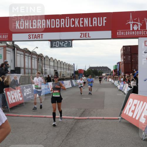 03.10.2025 - Köhlbrandbrückenlauf Julia Fischer http://msf.ph/oto/9027602 03.10.2025 16:04:27 Ziel 7245, 7308, 7338, 7611, 8818, 8825, 9010, 9213 meine-sportfotos.de