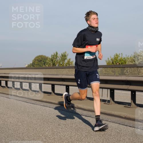 03.10.2025 - Köhlbrandbrückenlauf Fabian Wolf http://msf.ph/oto/9027619 03.10.2025 09:43:17 Position 3 3143 meine-sportfotos.de