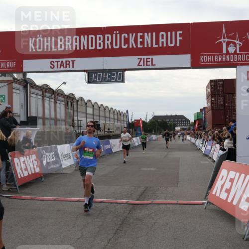 03.10.2025 - Köhlbrandbrückenlauf Julia Fischer http://msf.ph/oto/9027620 03.10.2025 16:04:30 Ziel 7245, 7308, 7338, 7455, 8818, 8825, 9010, 9213 meine-sportfotos.de