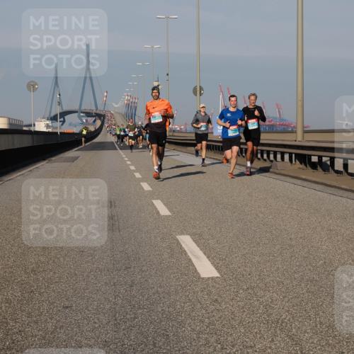 03.10.2025 - Köhlbrandbrückenlauf Fabian Wolf http://msf.ph/oto/9027661 03.10.2025 09:43:19 Position 3  meine-sportfotos.de